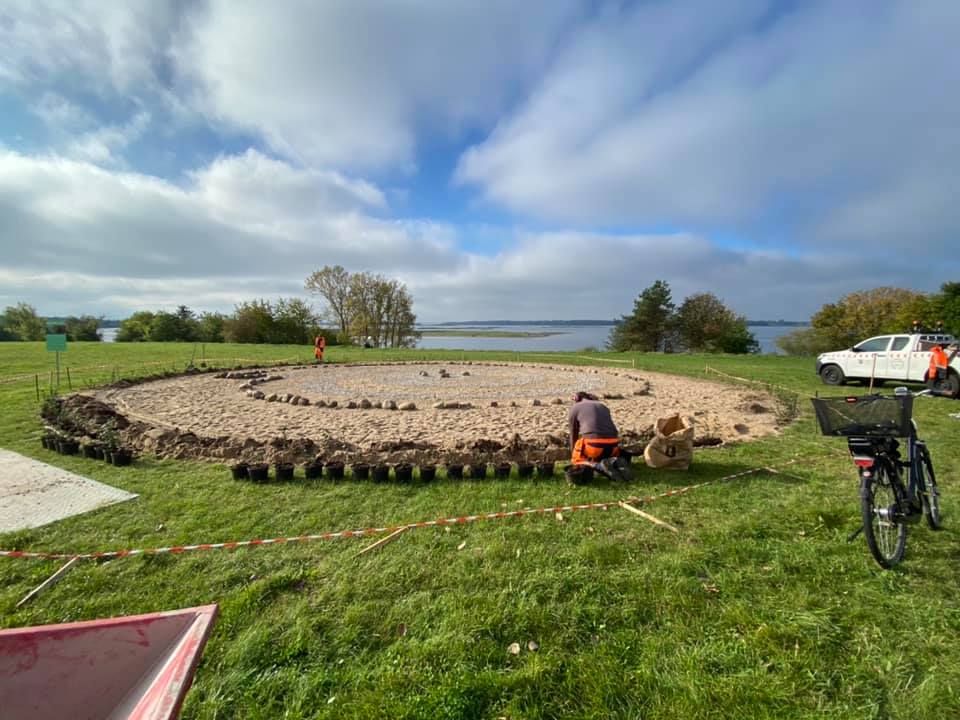 Blomsterspiralen i Helligkors Parken skal skabe føde og levesteder for de pressede sommerfugle. 