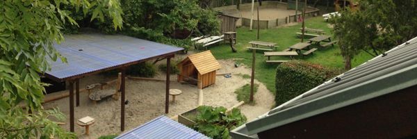 Vue over børnehuset Skræntens legeplads