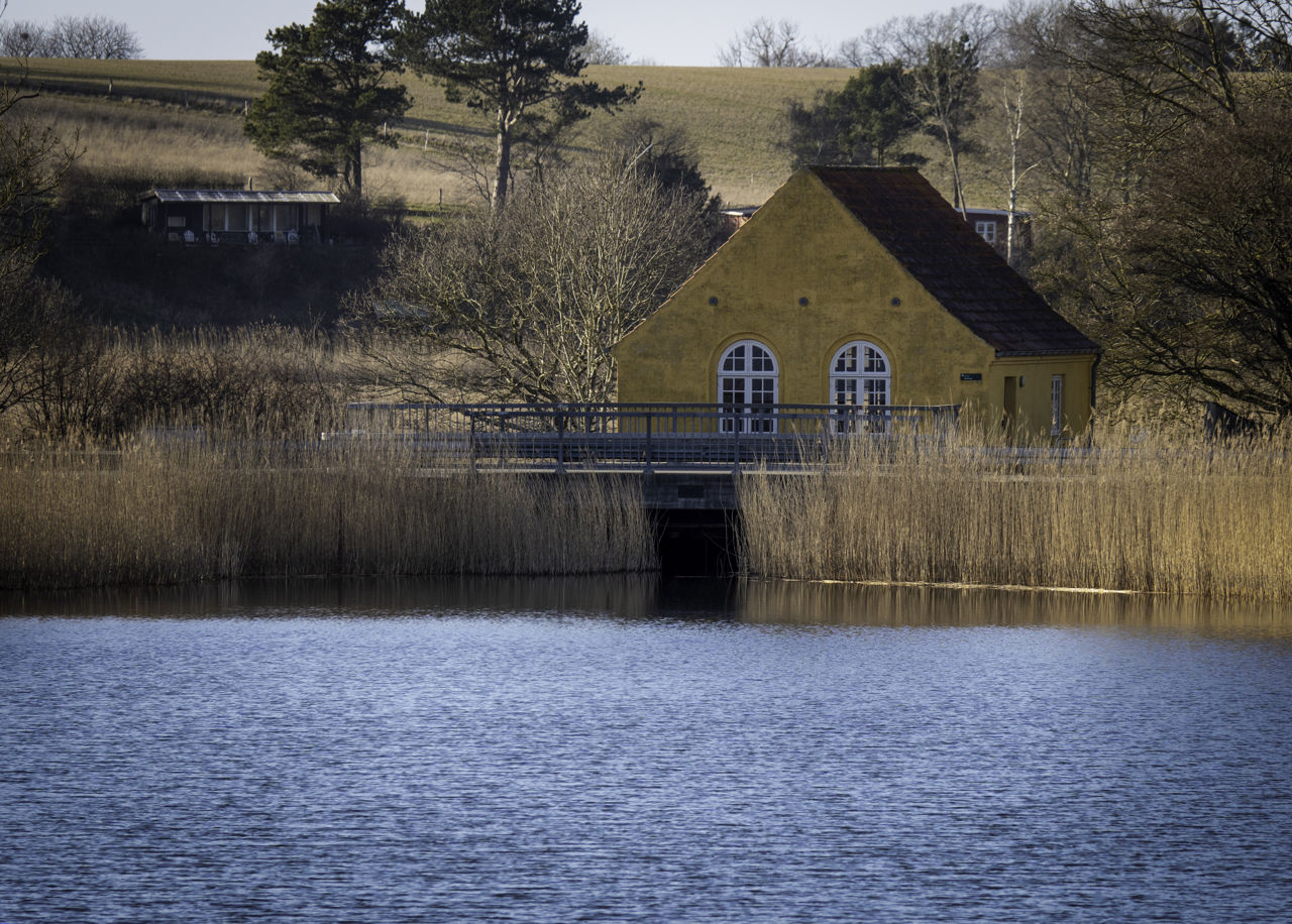 Udsigt over Kattinge Sø og Kattinge Værk.