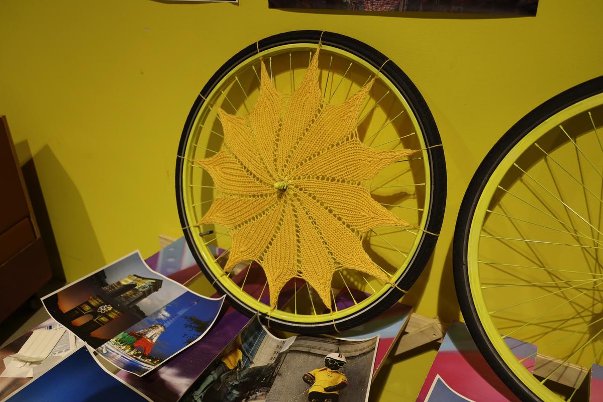 Cykelhjul med gult strik