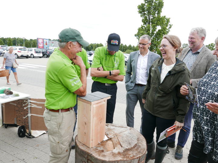 Roskilde Golfklubs Natur og Miljøudvalg snakker med miljøminister Lea Wermelin